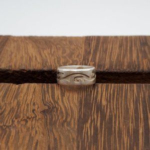 Size 7.25 925 Sterling Silver Tarnished Worn Tribals Pattern Ring